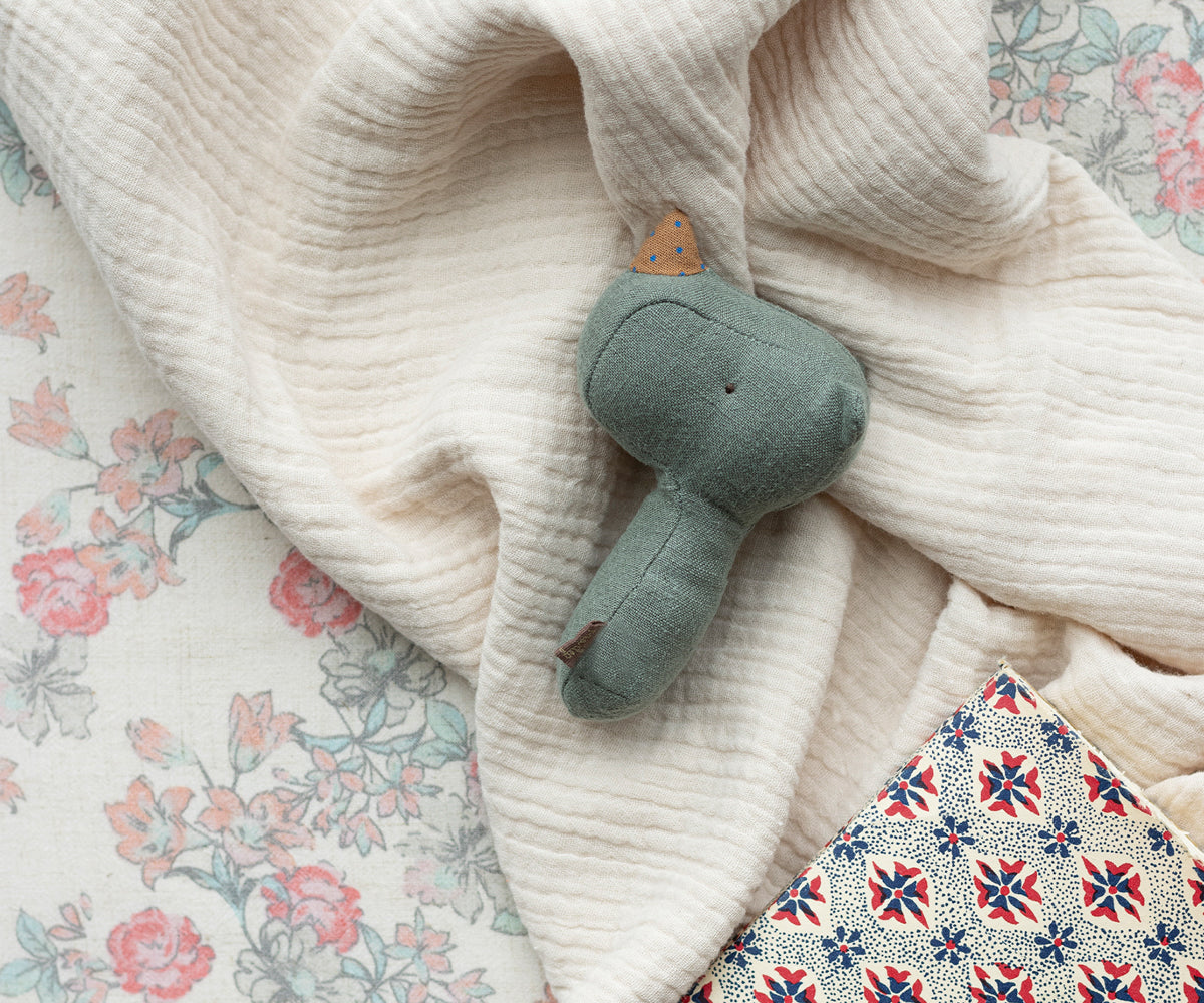 Maileg Lullaby Friends Rhino Rassel Pine