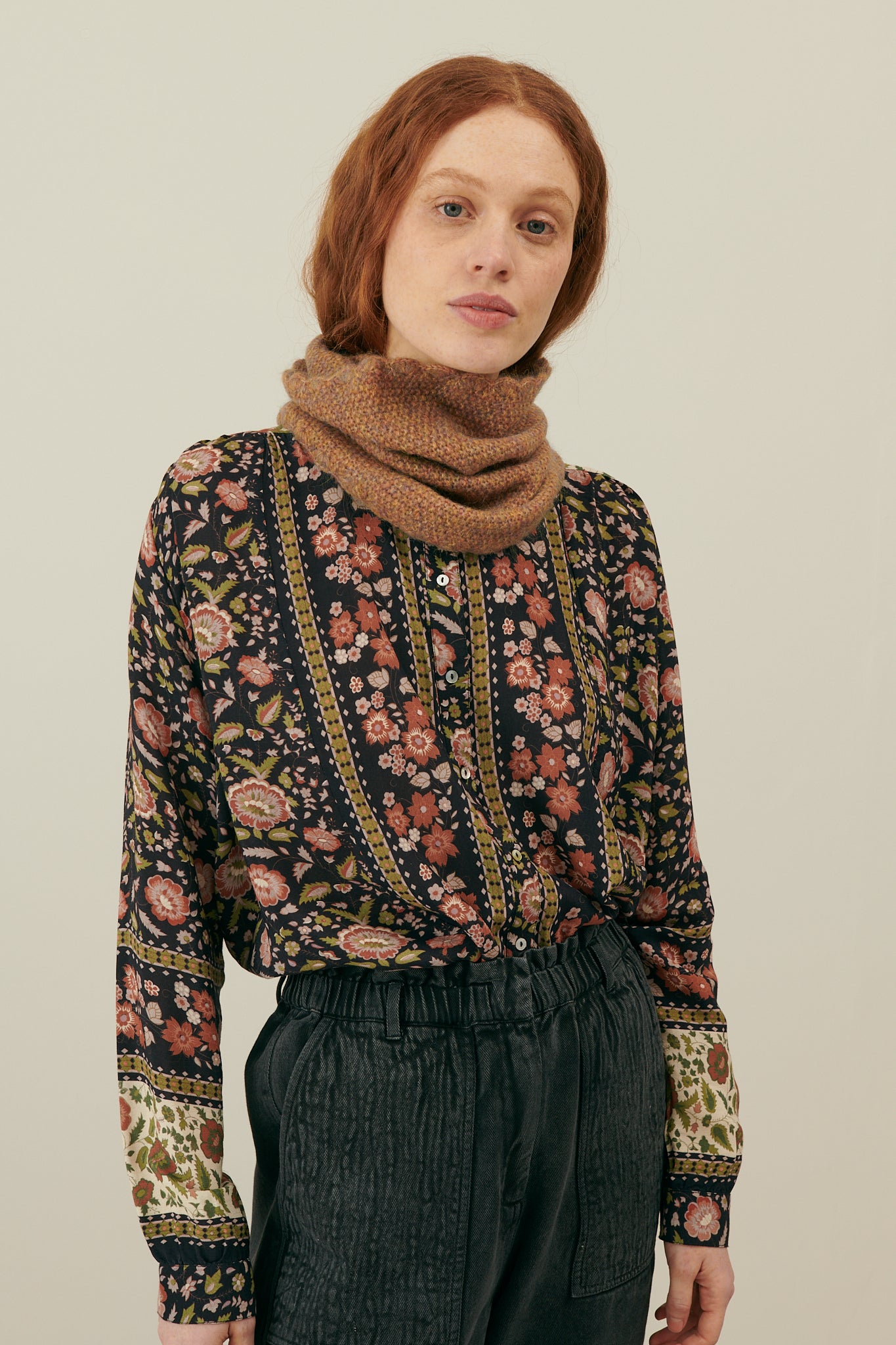 Louise Misha gestrickter Loop Schal Zana Cinnamon