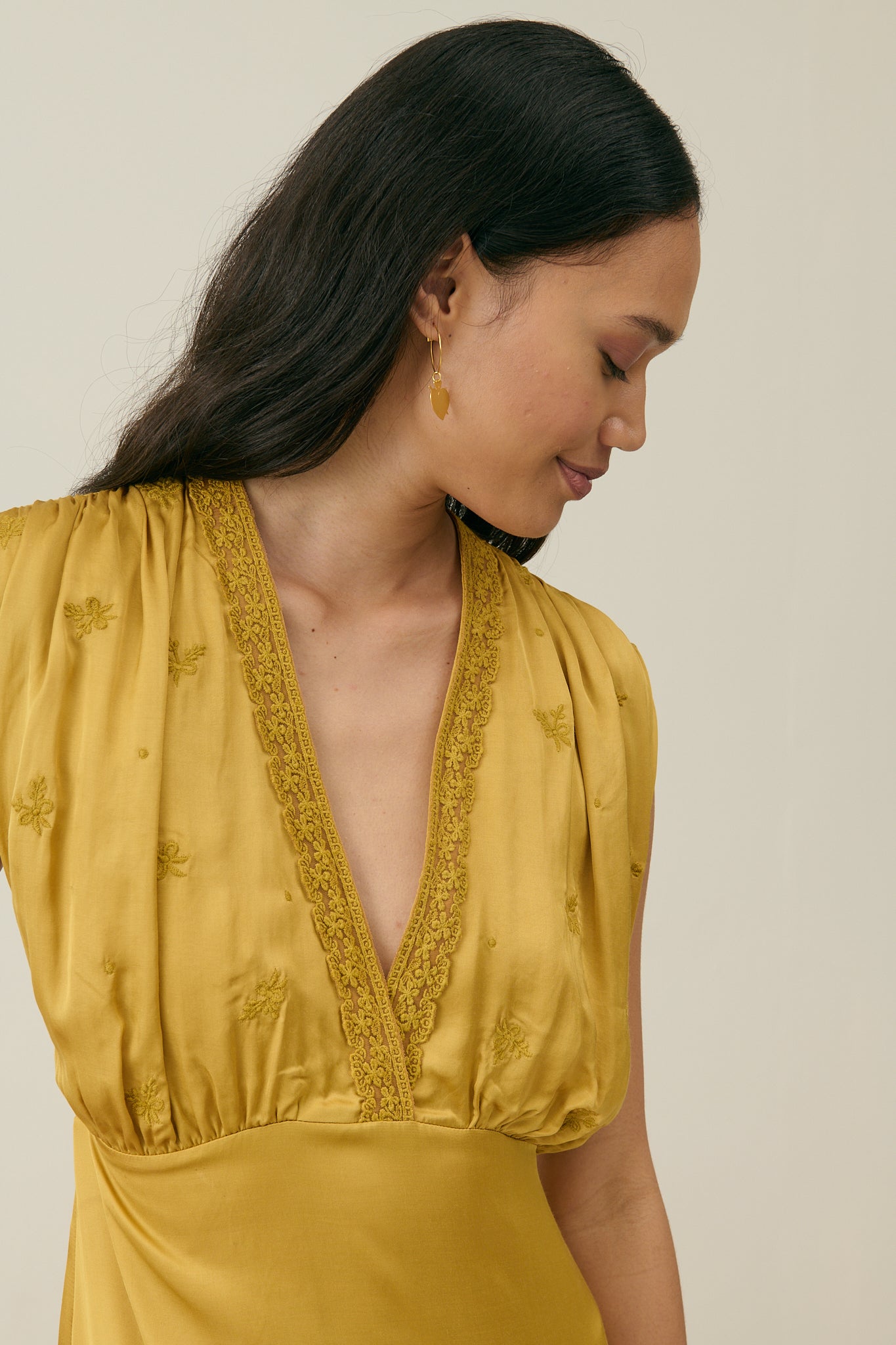 Louise Misha kleid Bejo Bronze