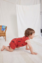 Lade das Bild in den Galerie-Viewer, Bobo Choses Baby Ant All Over Body Burgundy Red
