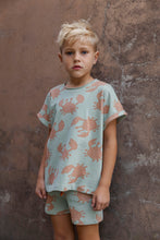 Lade das Bild in den Galerie-Viewer, Ammehoela T-Shirt Sunny Happy Crab Print
