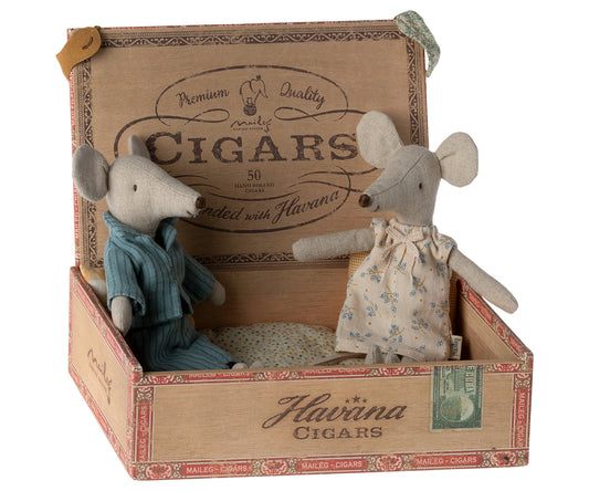 Maileg Mama & Papa in Zigarrenbox