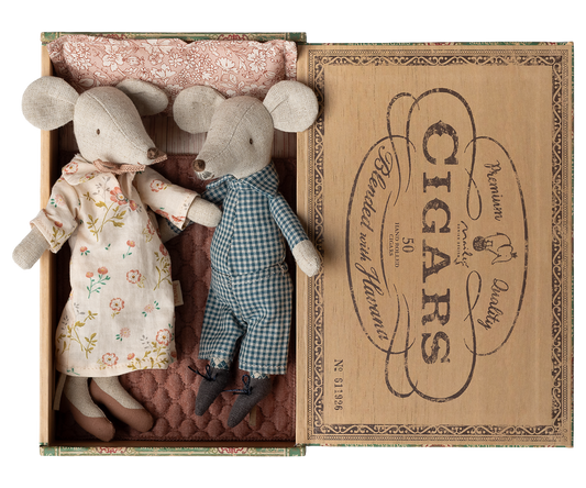 Maileg Oma & Opa Maus in Zigarrenbox