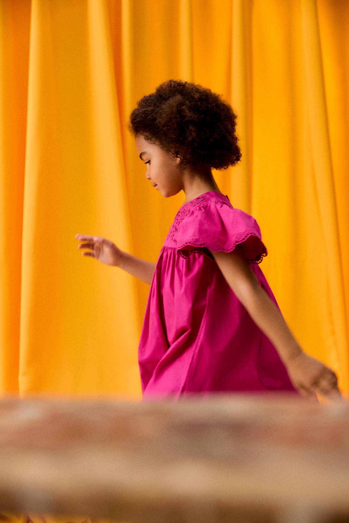 Louise Misha Kleid Notcha Fuchsia