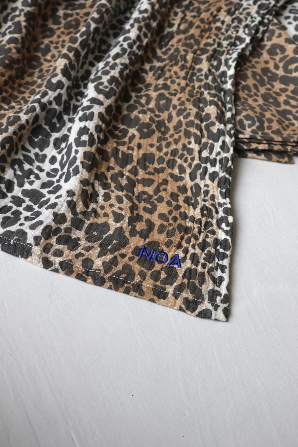 Studio Noos Musselintuch Leopard Medium