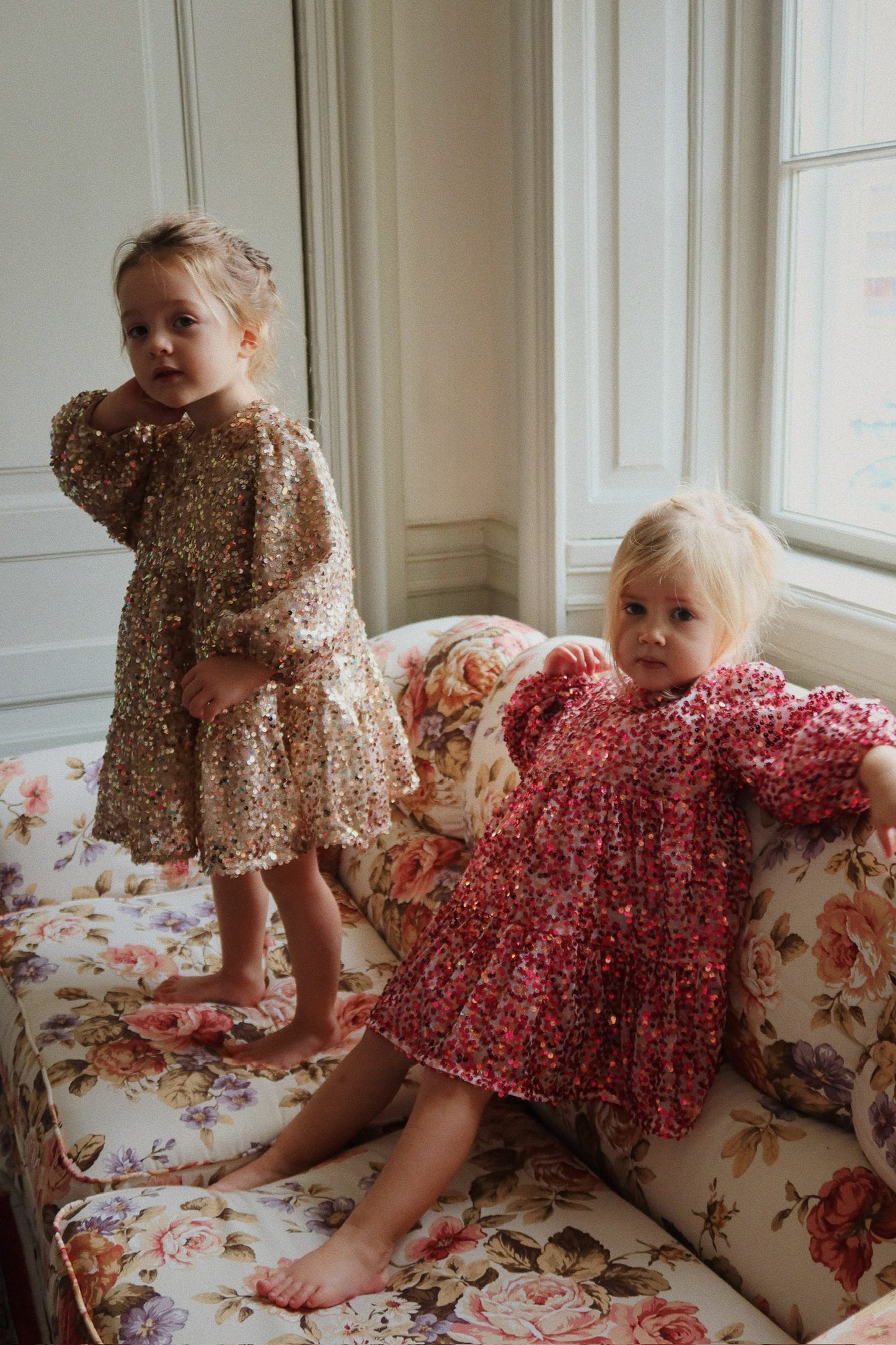 Konges Sløjd Lila Pailletten Kleid mit Schleife Gold Glitter