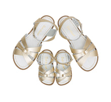 Lade das Bild in den Galerie-Viewer, Salt-Water Sandals Original Gold Kleinkind
