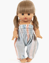Lade das Bild in den Galerie-Viewer, Minikane Puppenkleidung Jumpsuit Bonnie blau gestreift
