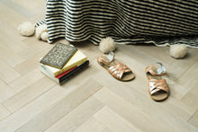 Lade das Bild in den Galerie-Viewer, Salt-Water Sandals Retro Rosegold
